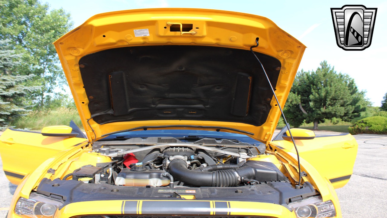 2013 Ford Mustang 9