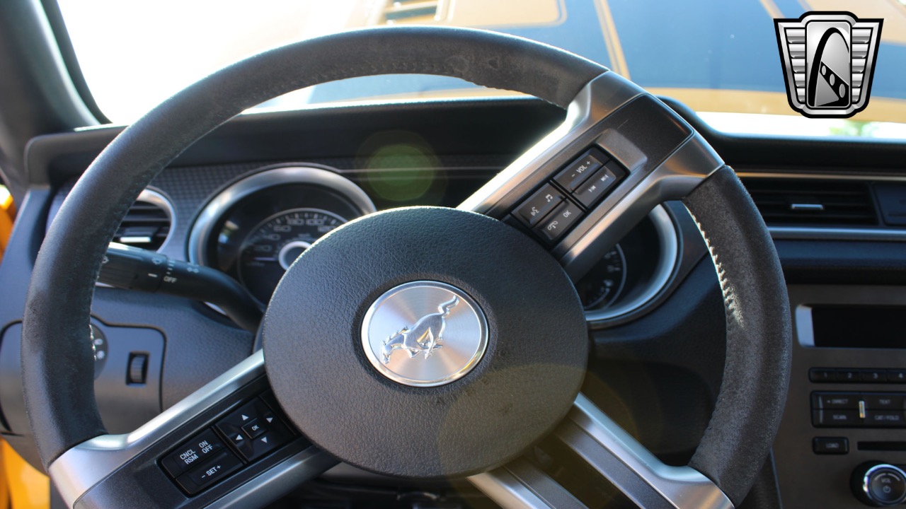 2013 Ford Mustang 12