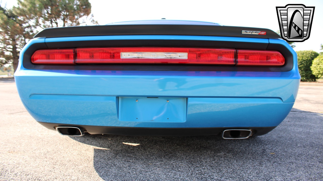 2010 Dodge Challenger 8
