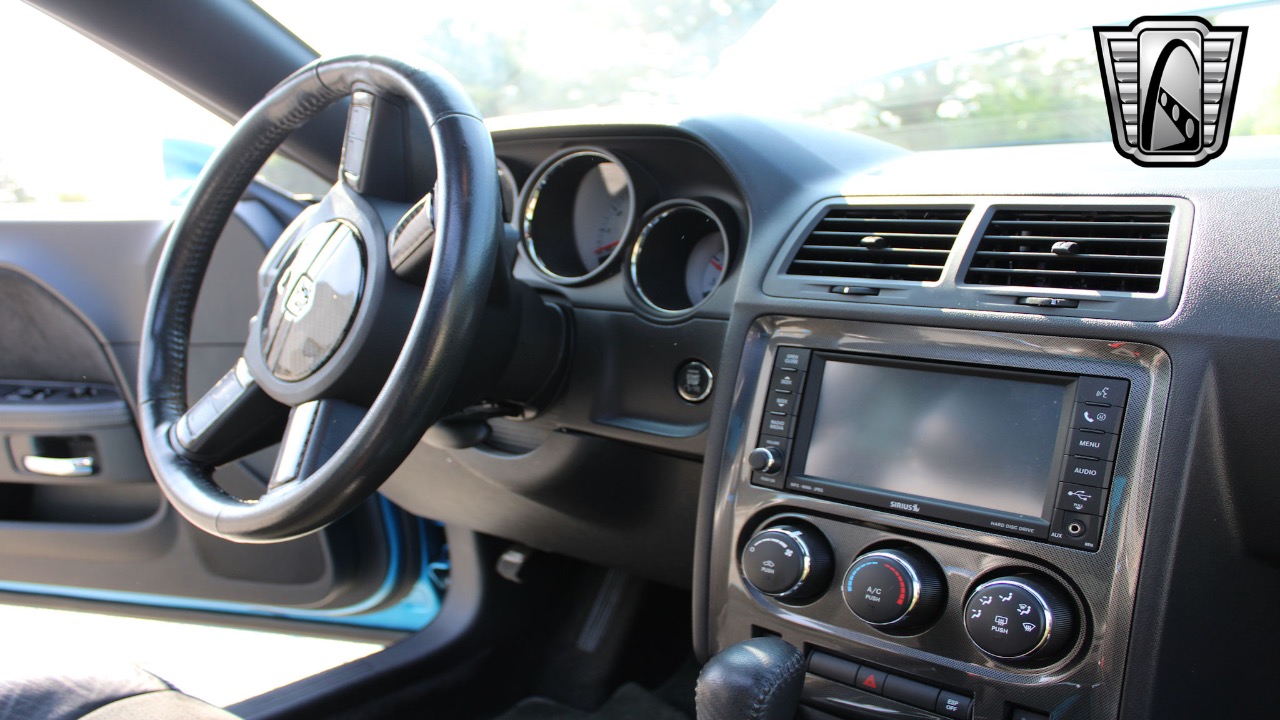 2010 Dodge Challenger 12