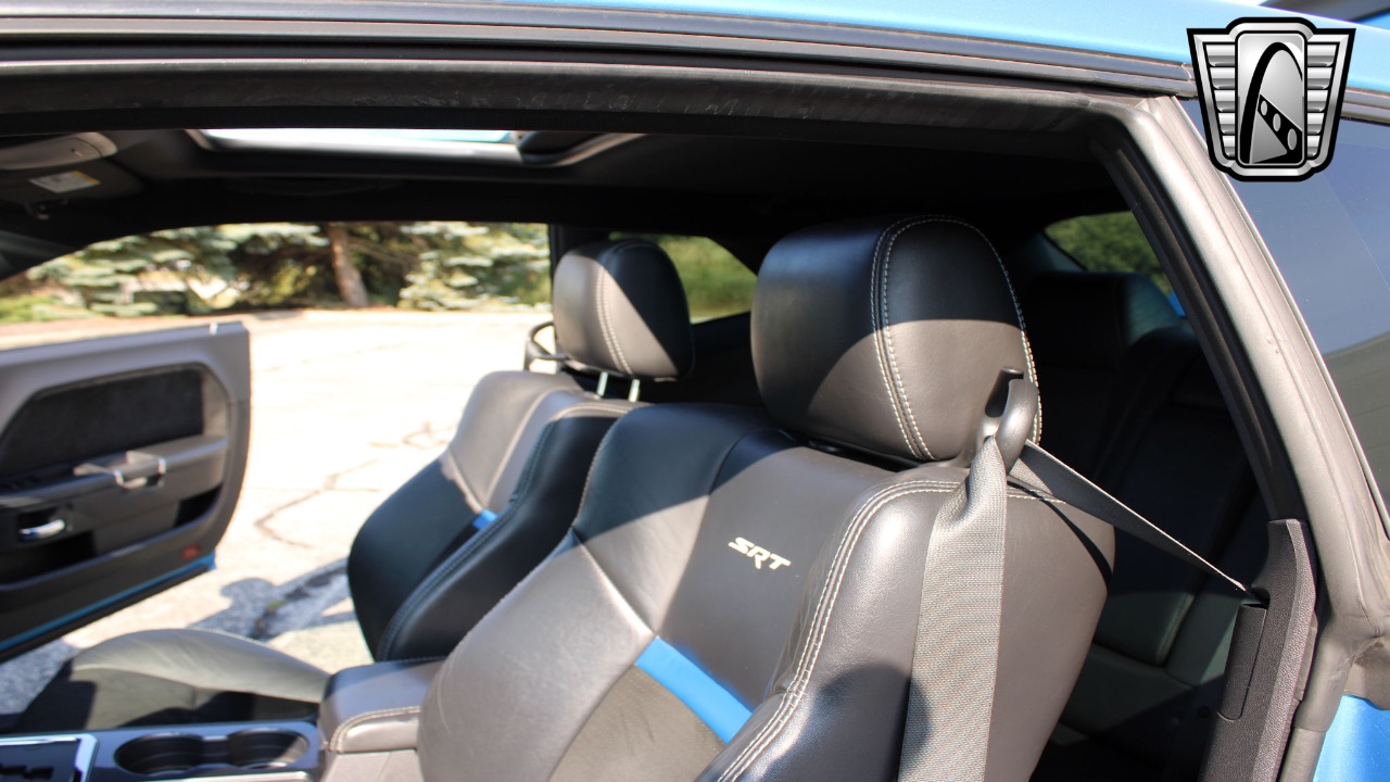 2010 Dodge Challenger 13