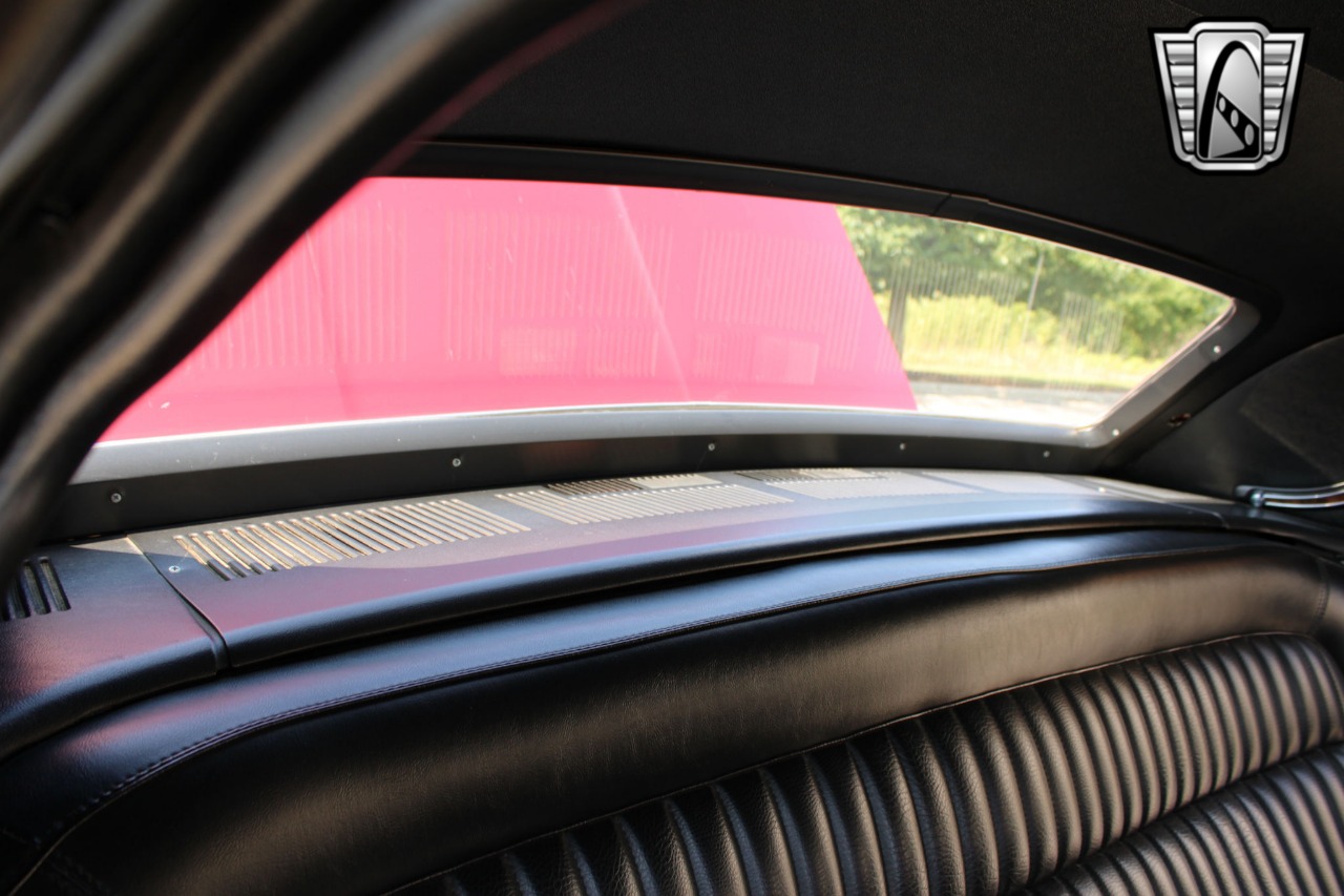 1968 Ford Thunderbird 26