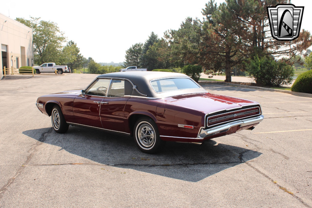 1968 Ford Thunderbird 36