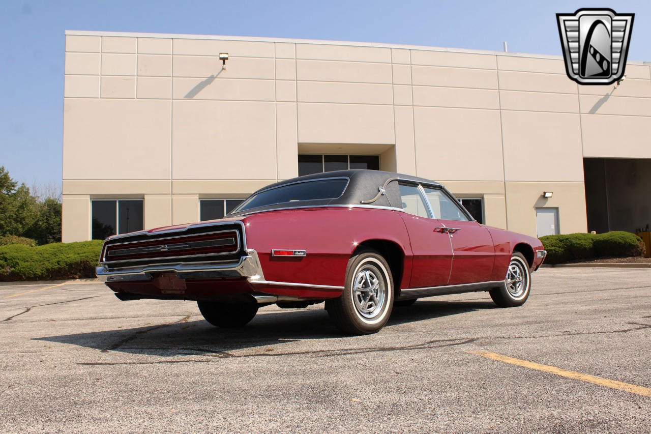 1968 Ford Thunderbird 39