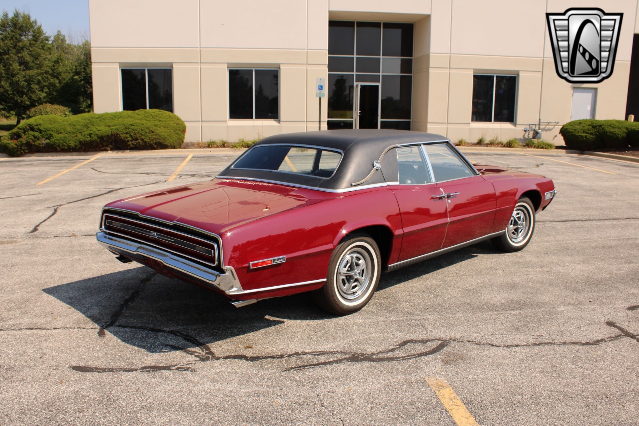 1968 Ford Thunderbird 40