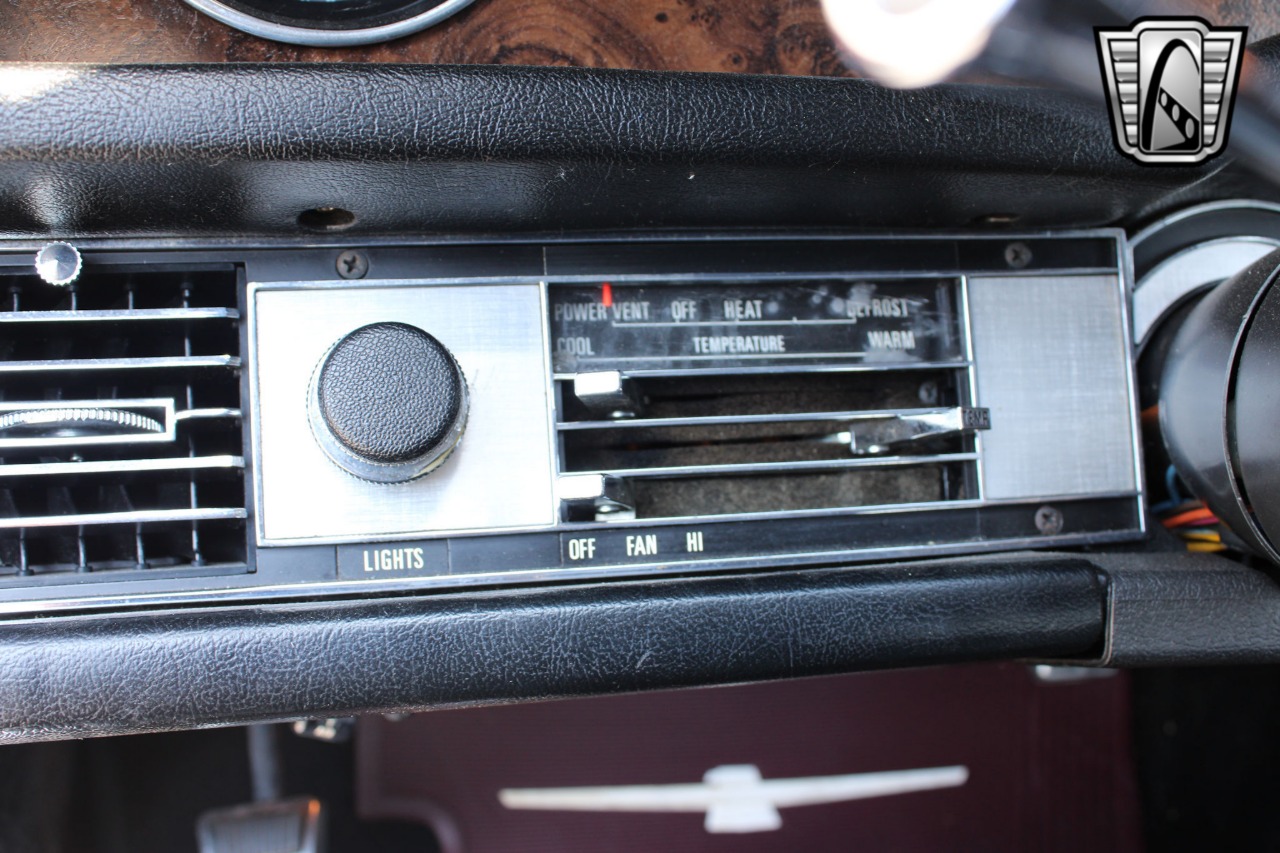 1968 Ford Thunderbird 22