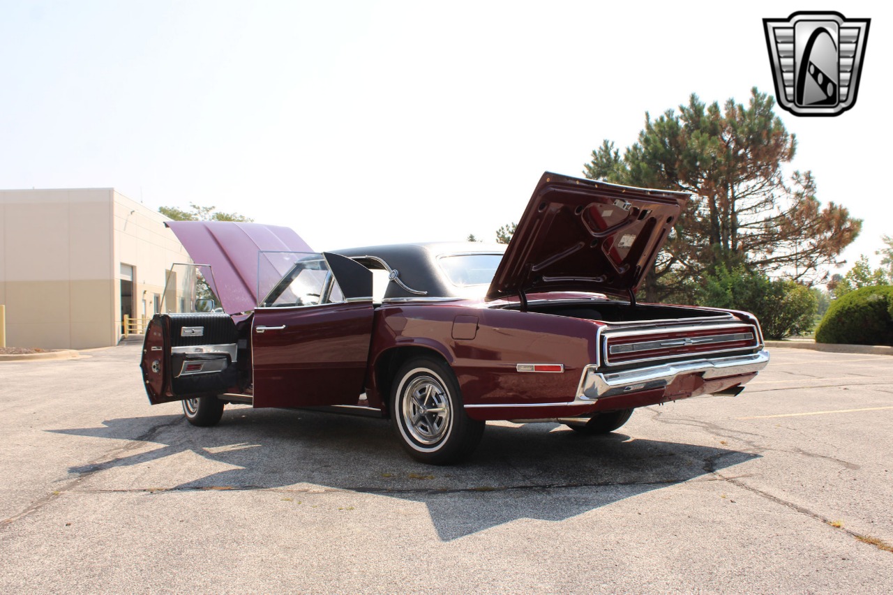 1968 Ford Thunderbird 44