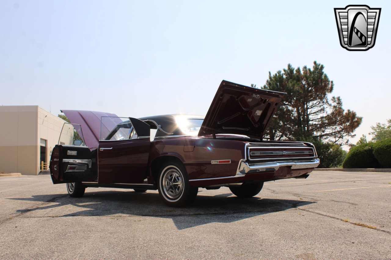 1968 Ford Thunderbird 2