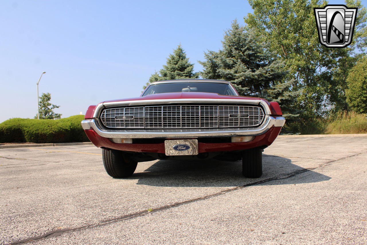1968 Ford Thunderbird 3