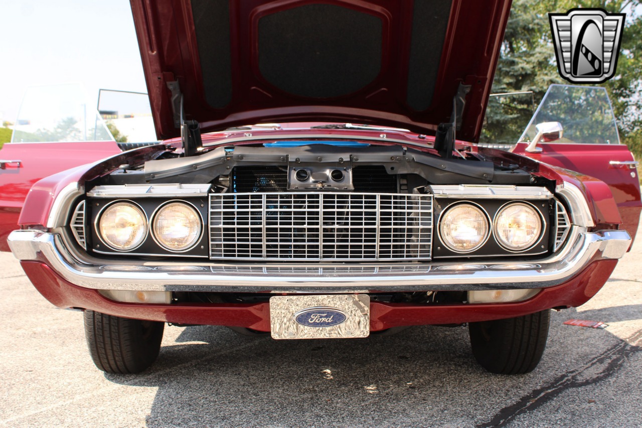 1968 Ford Thunderbird 52