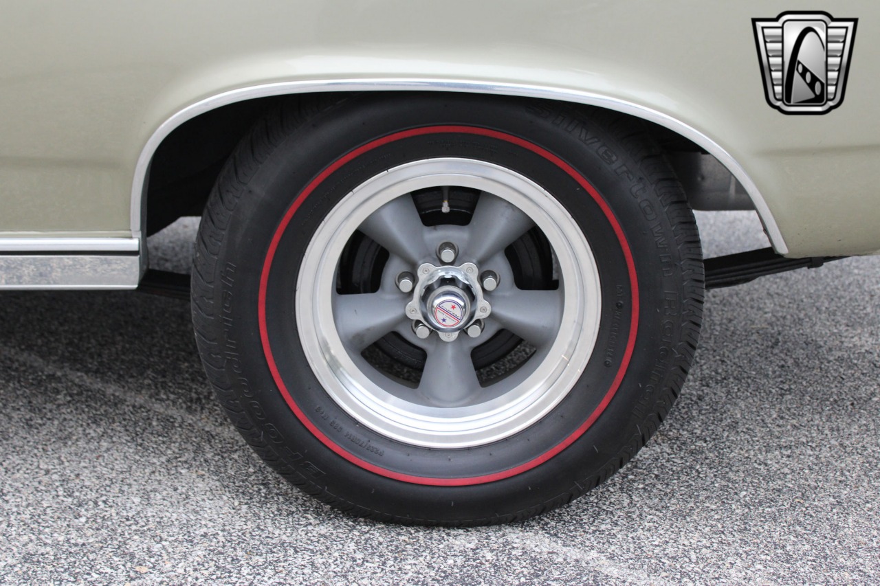 1966 Ford Fairlane 81