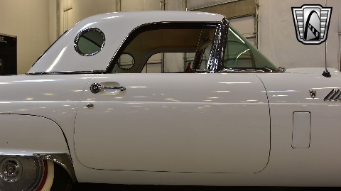 1956 Ford Thunderbird image 25