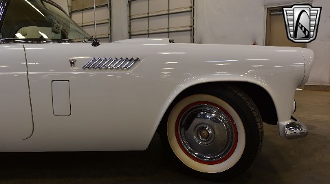 1956 Ford Thunderbird image 26