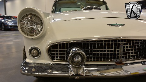 1956 Ford Thunderbird image 27