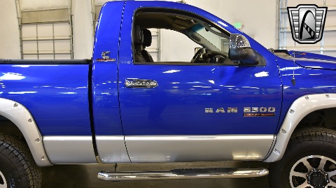 2004 Dodge Ram image 25