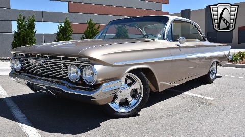 1961 Chevrolet Impala image 3