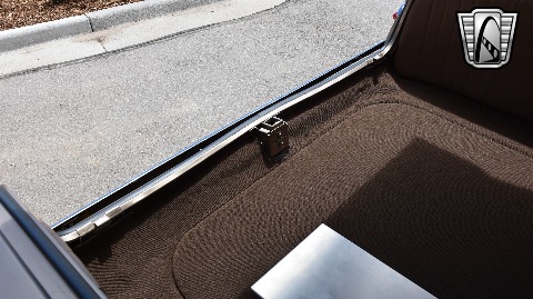 1961 Chevrolet Impala image 60