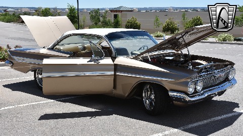 1961 Chevrolet Impala image 36