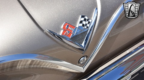 1961 Chevrolet Impala image 111