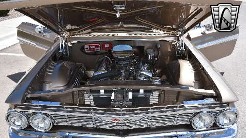 1961 Chevrolet Impala image 37