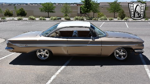 1961 Chevrolet Impala image 14