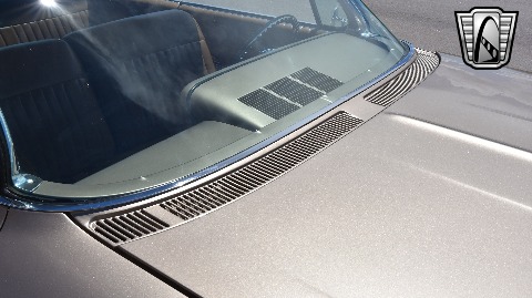 1961 Chevrolet Impala image 116