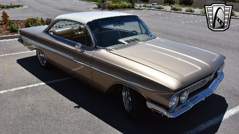 1961 Chevrolet Impala image 16