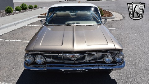 1961 Chevrolet Impala image 18
