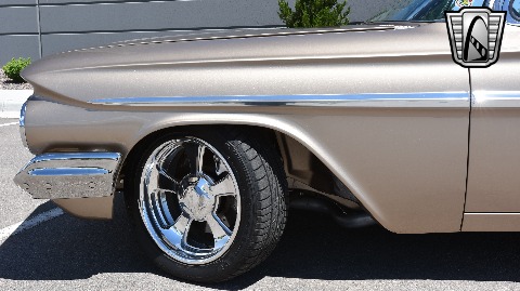 1961 Chevrolet Impala image 19