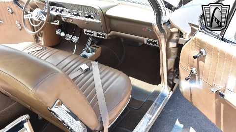 1961 Chevrolet Impala image 100