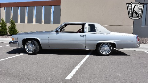 1977 Cadillac Coupe DeVille image 5
