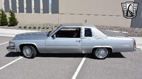 1977 Cadillac Coupe DeVille image 6
