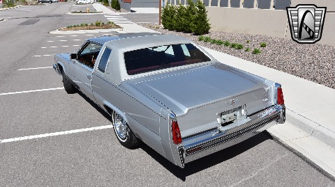 1977 Cadillac Coupe DeVille image 8