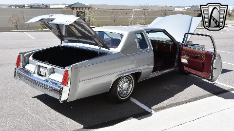 1977 Cadillac Coupe DeVille image 35