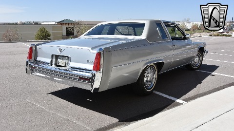 1977 Cadillac Coupe DeVille image 11