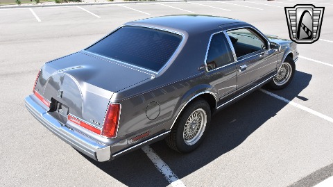 1991 Lincoln Mark VII image 12