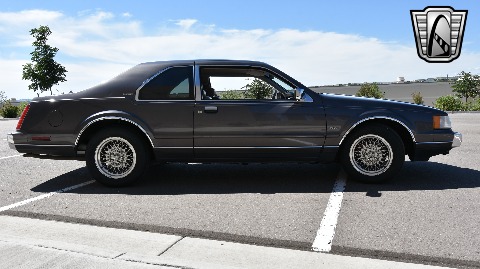1991 Lincoln Mark VII image 13