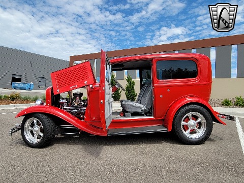 1932 Ford Tudor Sedan image 4