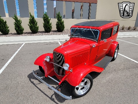 1932 Ford Tudor Sedan image 8