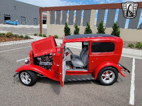 1932 Ford Tudor Sedan image 9