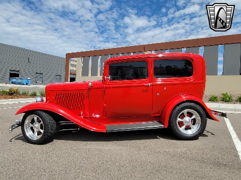 1932 Ford Tudor Sedan image 13