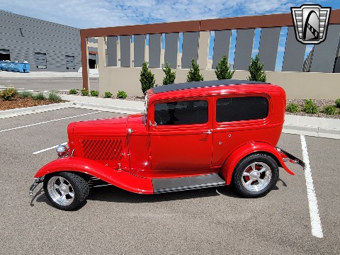 1932 Ford Tudor Sedan image 18