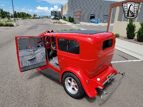 1932 Ford Tudor Sedan image 19