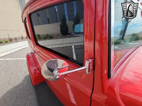 1932 Ford Tudor Sedan image 49