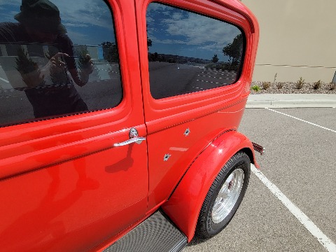 1932 Ford Tudor Sedan image 25