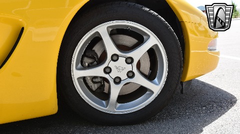 2001 Chevrolet Corvette image 32