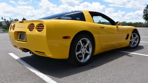 2001 Chevrolet Corvette image 11