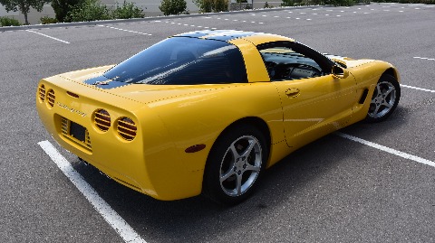 2001 Chevrolet Corvette image 12