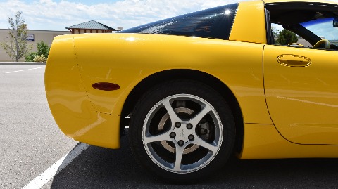 2001 Chevrolet Corvette image 24