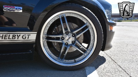 2007 Ford Mustang image 32